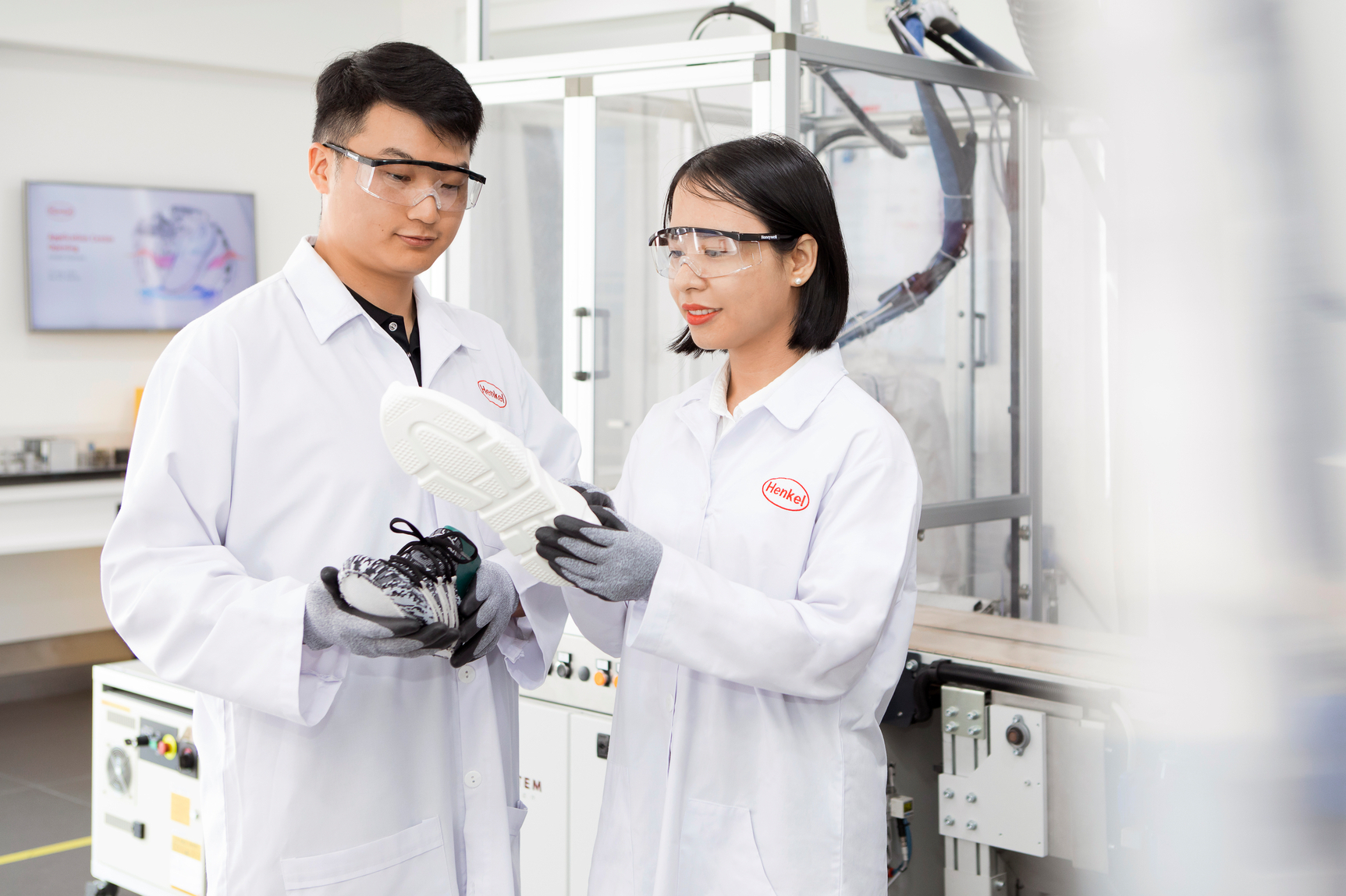 Novel adhesive technologies allow manufacturers to flexibly use a variety of different materials to make ultra-lightweight shoes.