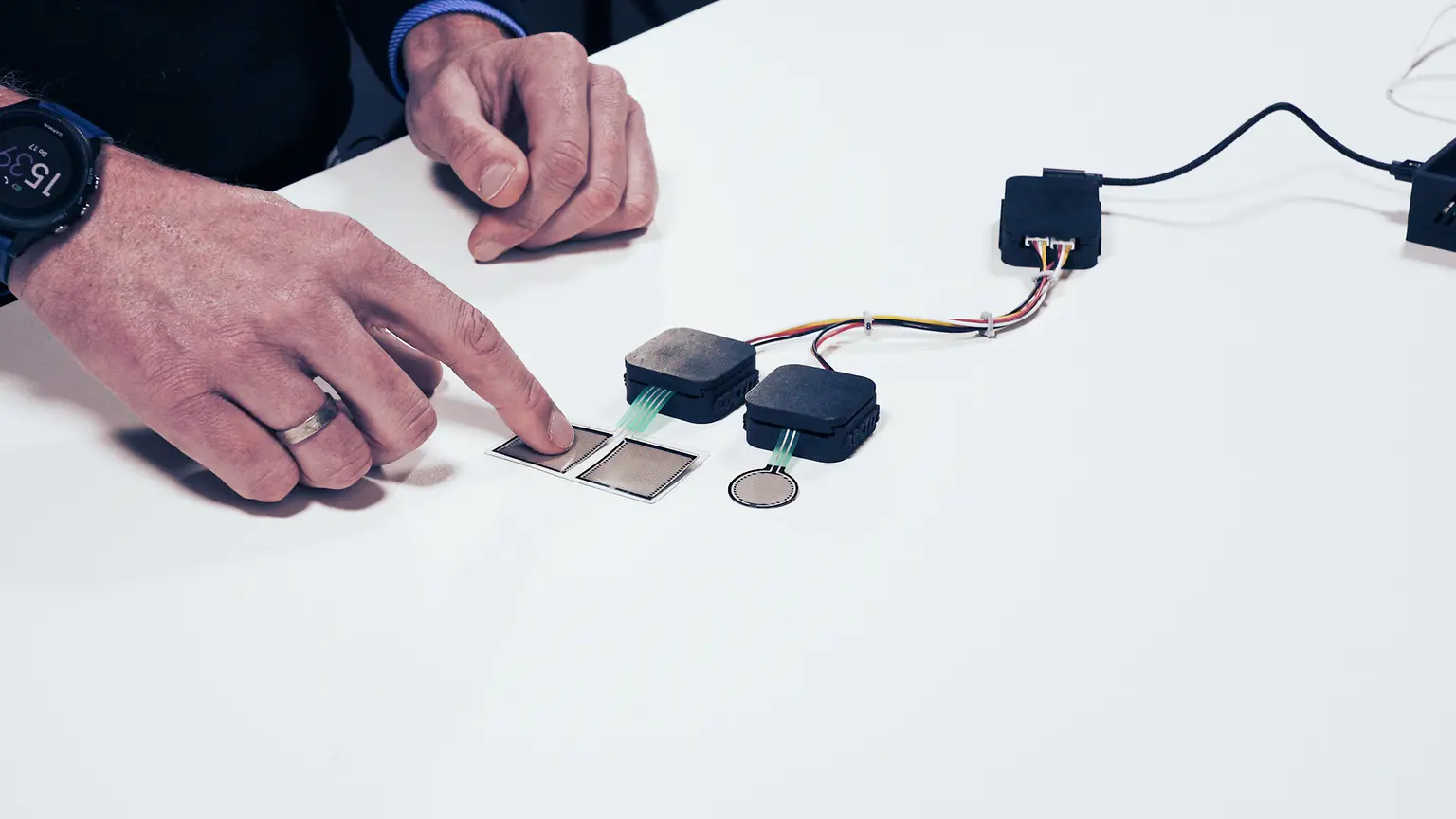 
The Sensor INKxperience Kit offers IOT engineers the possibility to explore the potentials of printed electronics for the development of new sensor solutions.